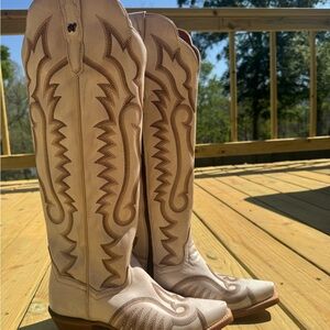 Western Dan Post Cream Cowboy Boots
